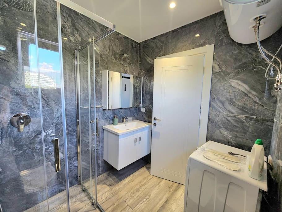 Tirana City Center Penthouse Oasis Exterior photo